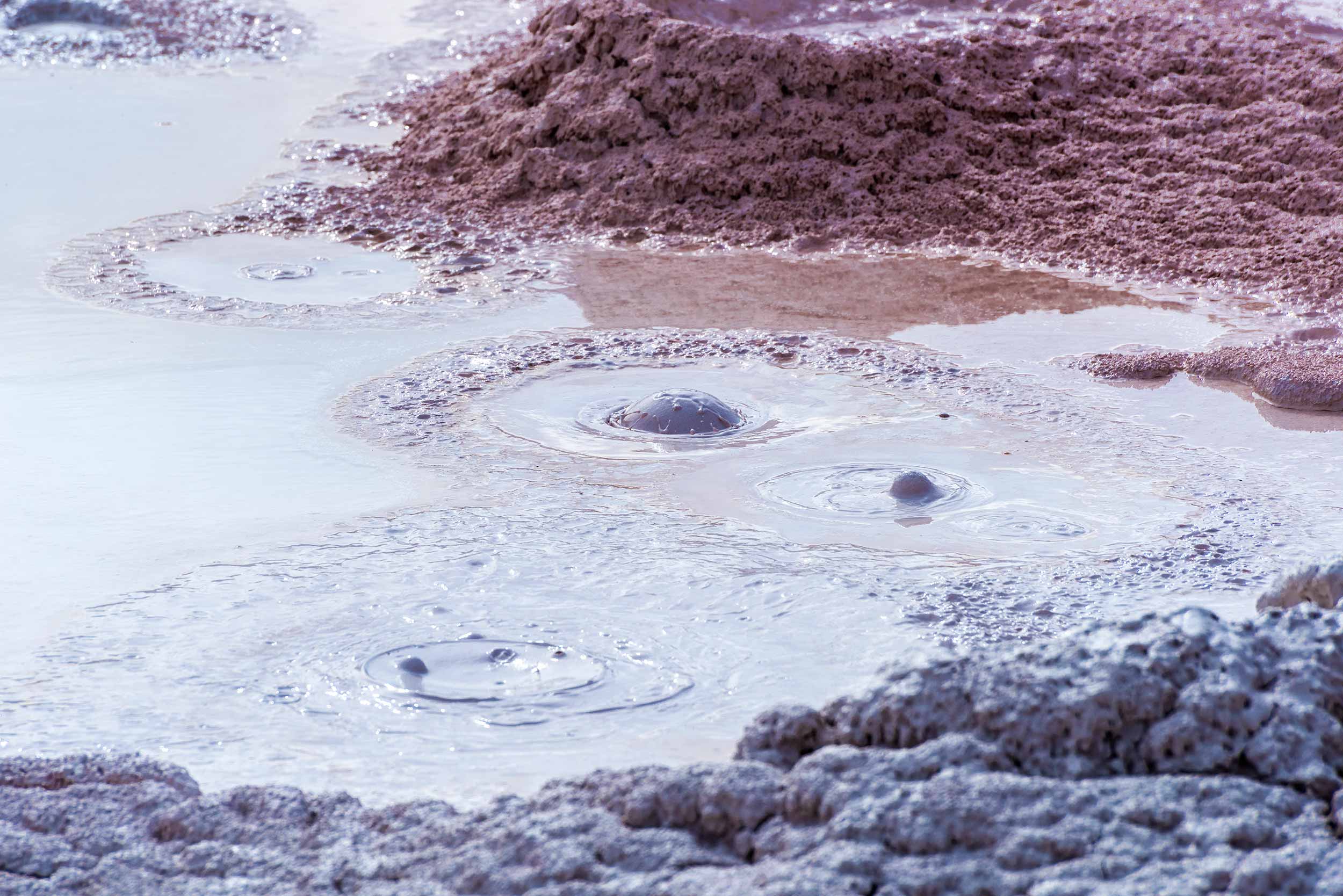 Hot exploding mud in Yellowstone
